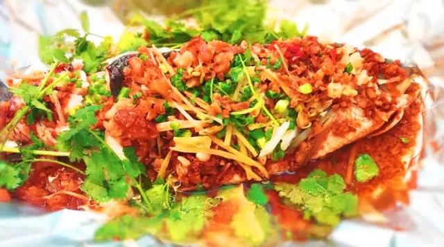 【欢迎】甘肃王姐一家人到访公司考察火爆石头餐饮和纸包鱼，最后竟评价····